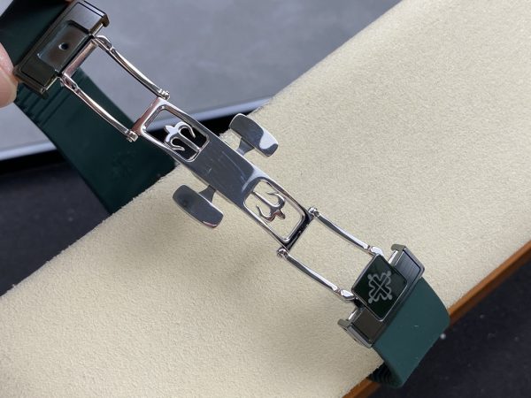 Patek Philippe Nautilus Cadran Bleu 5711 Montre 40MM – Image 3
