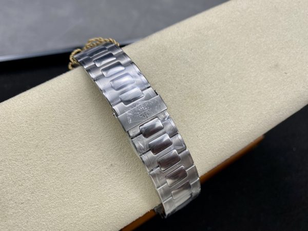 Patek Philippe Nautilus Chronographe Acier Inoxydable Cadran Bleu 5980 1A 001 – Image 9