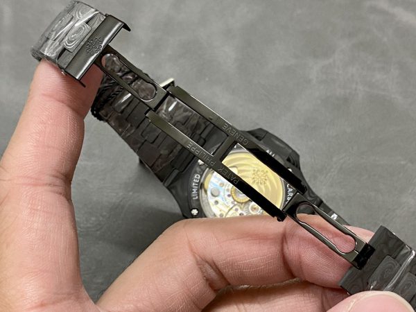 Patek Philippe Nautilus Boîtier en fibre de carbone Cadran bleu 5711 Montre 40MM – Image 9