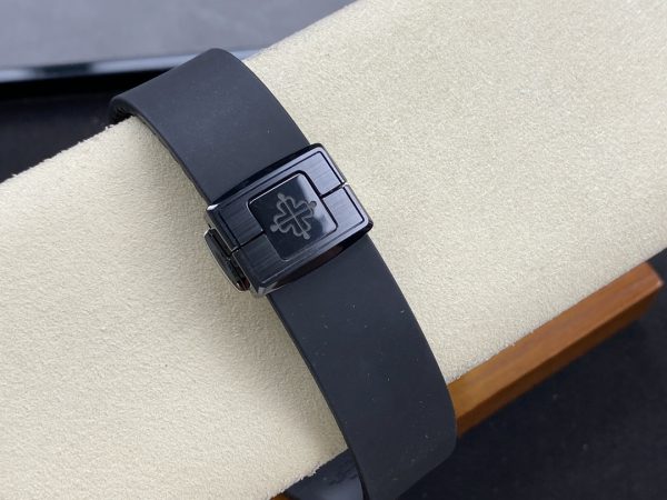Patek Philippe Nautilus Boîtier Titane Cadran Bleu 5711 Montre 40MM – Image 3