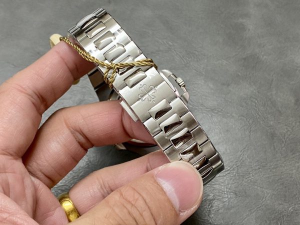 Réplique Patek Philippe Nautilus 5711 1A Cadran Noir Montre Homme 40mm – Image 9