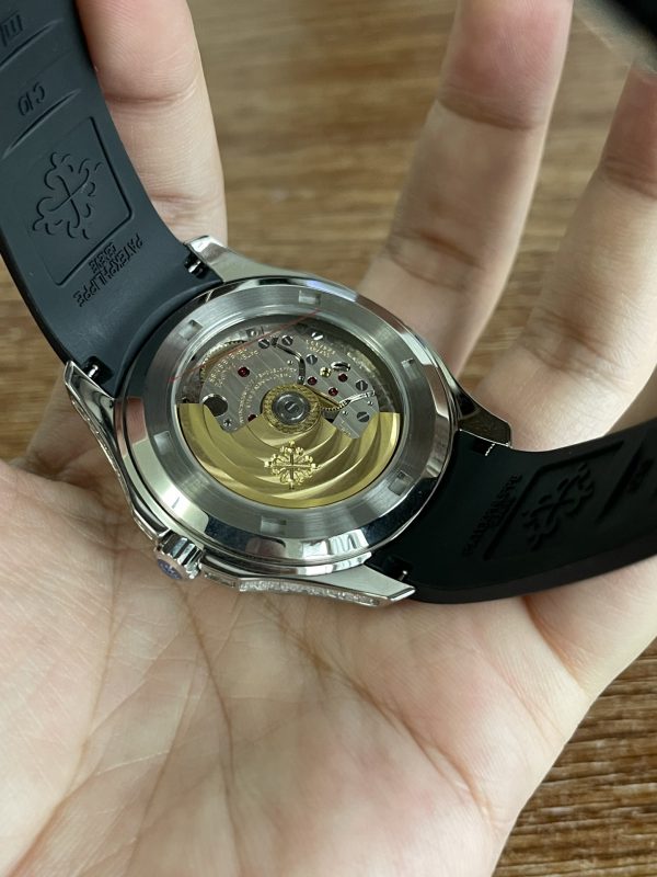 Réplique Patek Philippe Aquanaut 5267 200A 001 Cadran Noir Lunette Diamants – Image 7