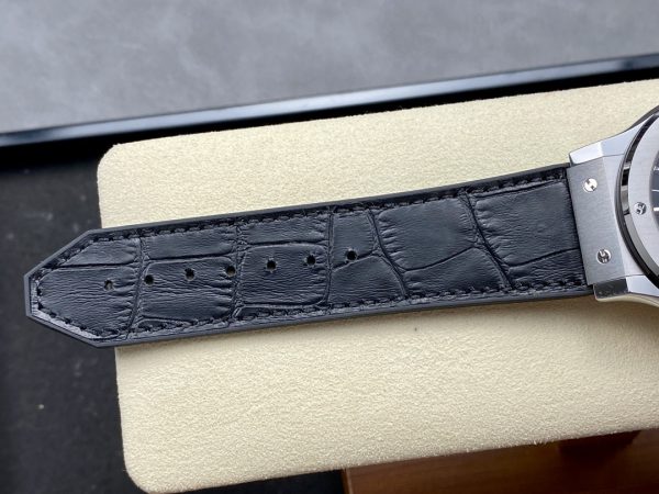 542.NX.1171.LR Hublot Classic Fusion Automatique Noir – Image 10