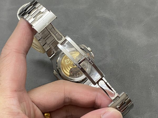 Réplique Patek Philippe Nautilus 5711 1A 011 Cadran Blanc Montre Homme 40mm – Image 10