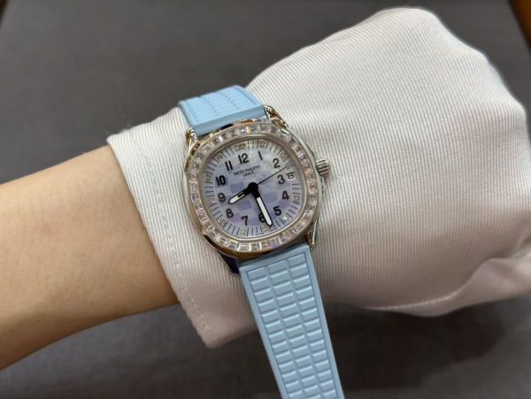 Réplique Patek Philippe Aquanaut 5072G 001 Montre À Vendre – Image 10