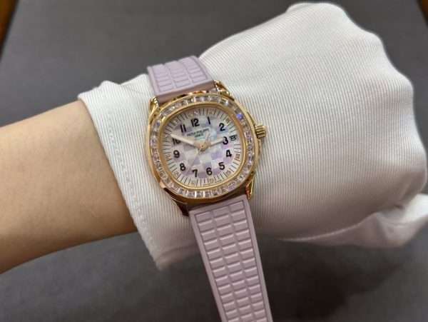 Réplique Patek Philippe Aquanaut 5072R 001 Montre À Vendre – Image 9