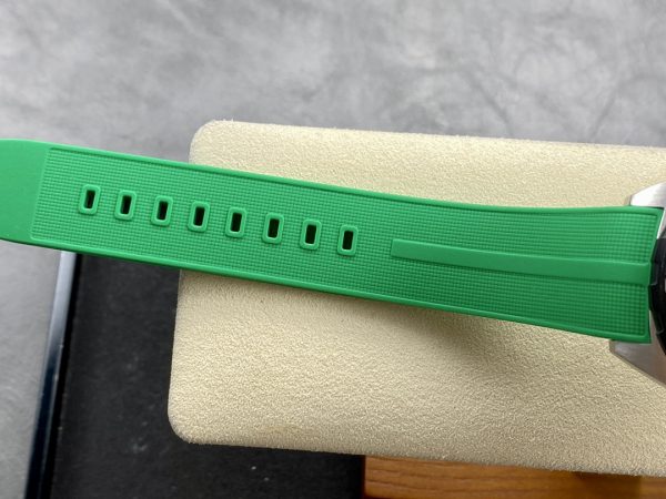 Tag Heuer Formula 1 Chronographe Quartz Cadran Vert CAZ101AP.FT8056 43MM – Image 10