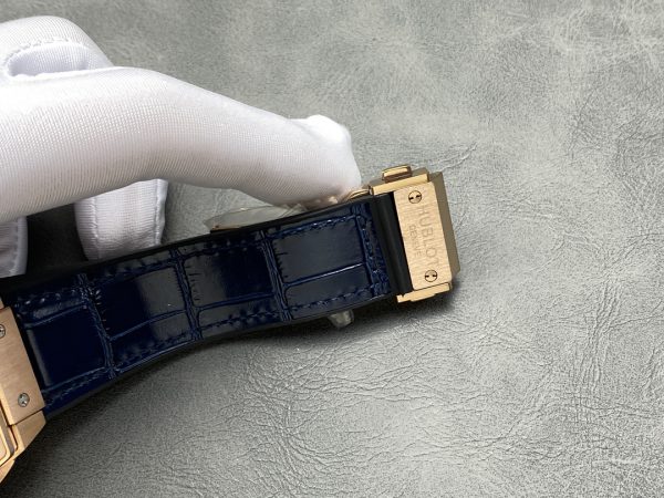 Hublot Spirit of Big Bang Chronographe King Gold Bracelet Cuir Bleu Homme 641.OX.7180.LR – Image 11