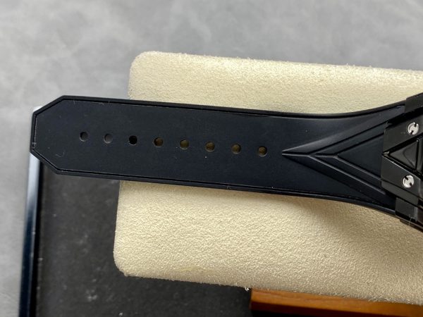 418.CX.1107.RX.MXM22 Hublot Big Bang Sang Bleu II Black Magic – Image 2