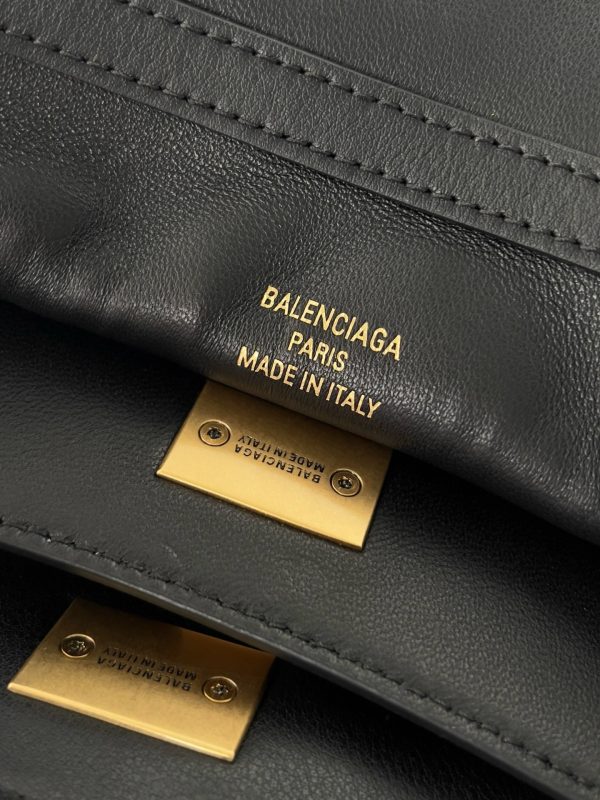Sac Balenciaga Rodeo taille moyenne en cuir de veau noir – Image 9