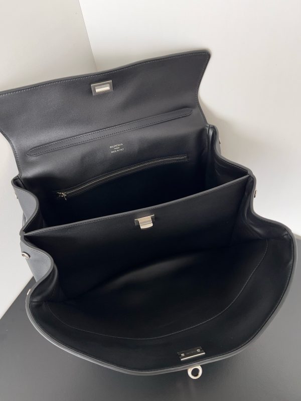 Sac Balenciaga Rodeo taille moyenne en cuir de veau noir – Image 10