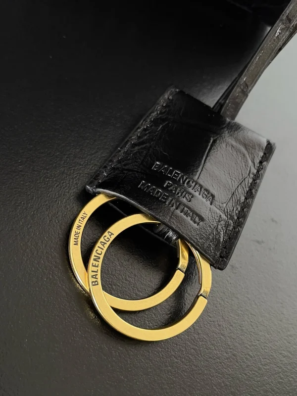 Sac Balenciaga Rodeo Grand modèle en cuir de veau embossé crocodile noir – Image 9