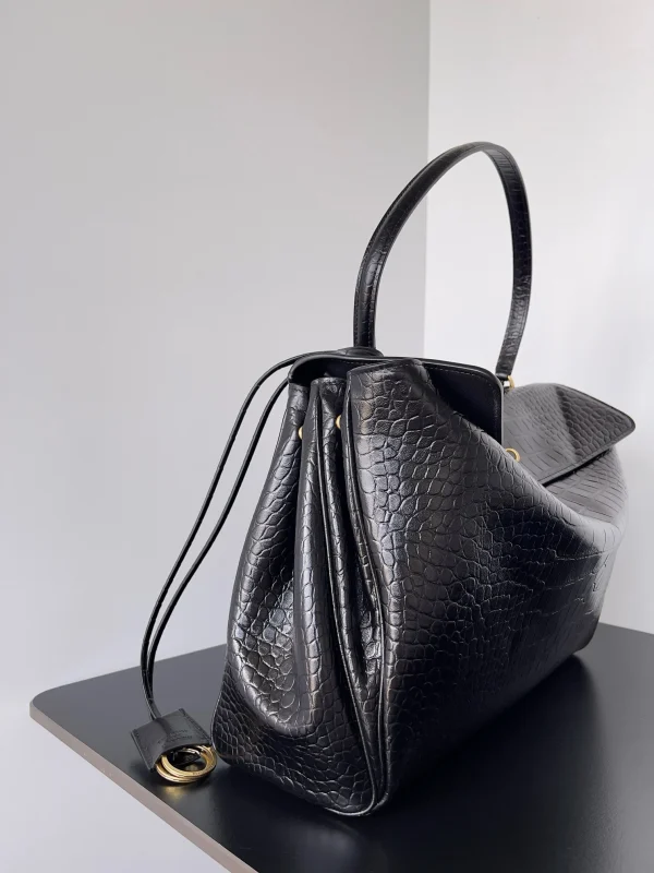 Sac Balenciaga Rodeo Grand modèle en cuir de veau embossé crocodile noir – Image 8