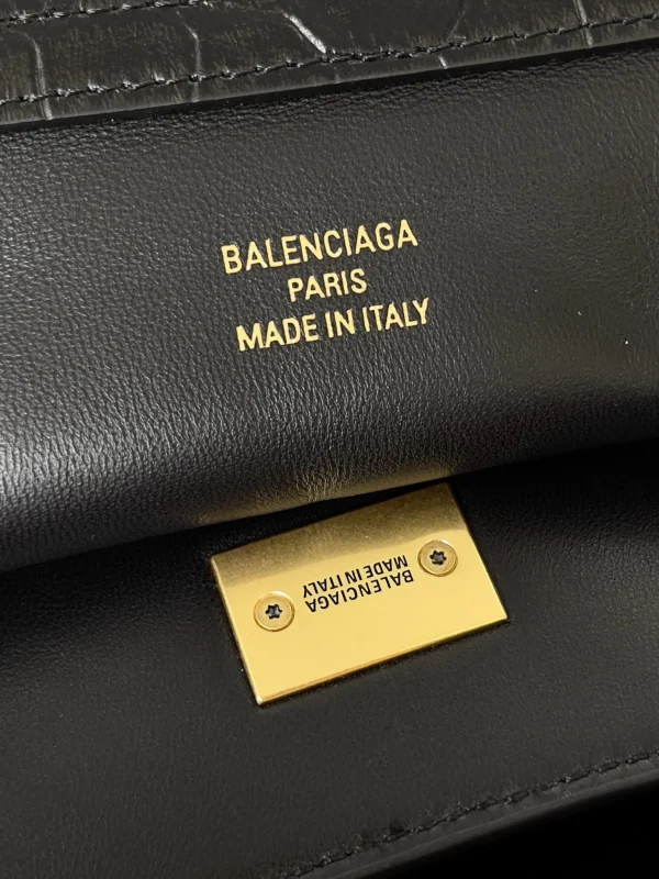 Sac Balenciaga Rodeo Grand modèle en cuir de veau embossé crocodile noir – Image 7