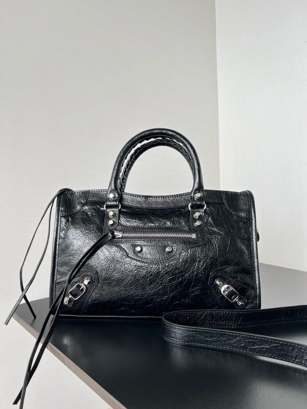 Petit sac Balenciaga Le City en cuir d’agneau Arena noir – Image 8