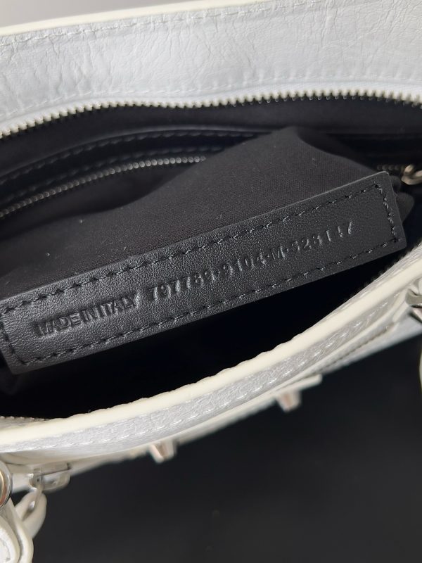 Petit sac Balenciaga Le City en cuir d’agneau Arena blanc – Image 3
