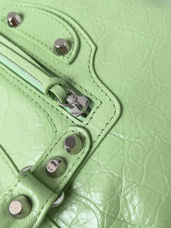 Petit sac Balenciaga Le City en cuir d’agneau Arena vert – Image 6