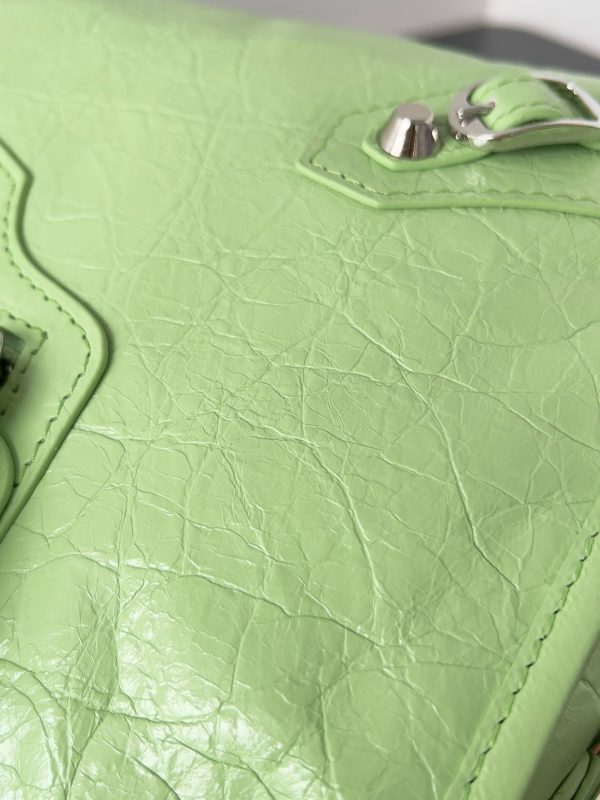 Petit sac Balenciaga Le City en cuir d’agneau Arena vert – Image 3