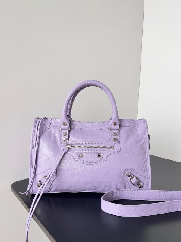 Petit sac Balenciaga Le City en cuir d’agneau Arena lilas – Image 8
