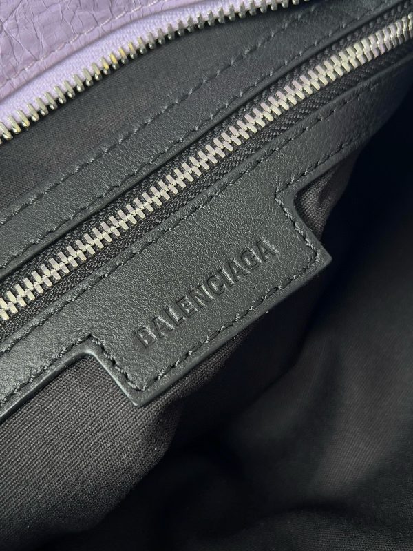 Petit sac Balenciaga Le City en cuir d’agneau Arena lilas – Image 6