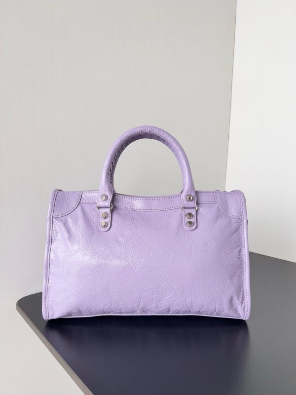 Petit sac Balenciaga Le City en cuir d’agneau Arena lilas – Image 4