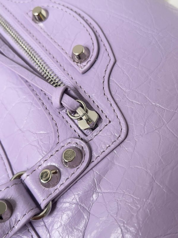 Petit sac Balenciaga Le City en cuir d’agneau Arena lilas – Image 9