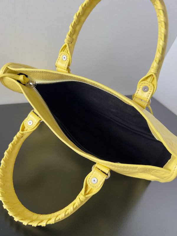 Petit sac Balenciaga Le City en cuir d’agneau Arena jaune – Image 2