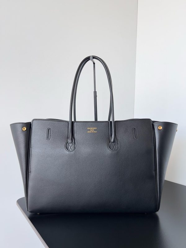 Sac Balenciaga Bel Air Carry All taille moyenne en cuir de veau noir – Image 2
