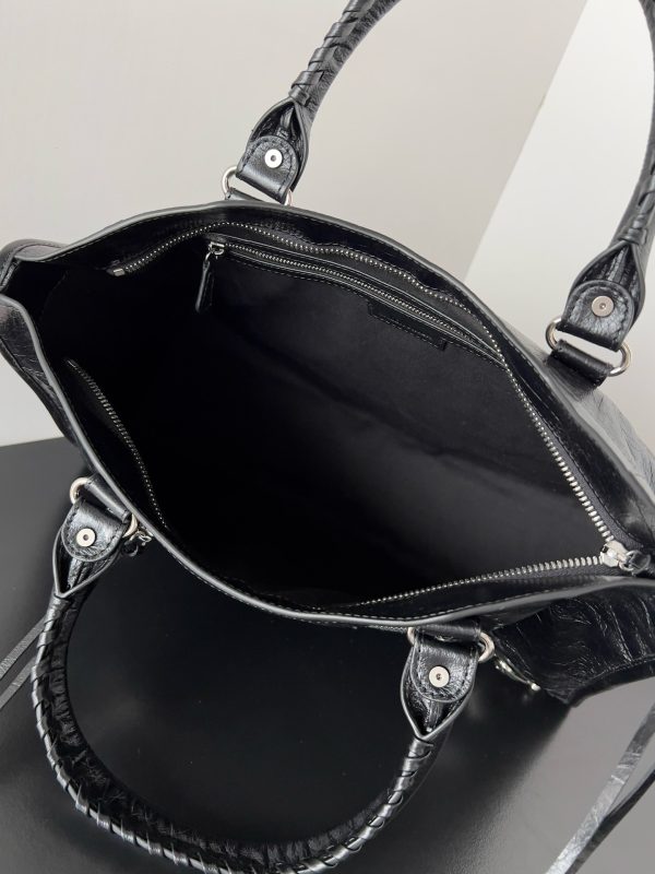 Sac Balenciaga Le City taille moyenne en cuir d’agneau Arena noir – Image 3