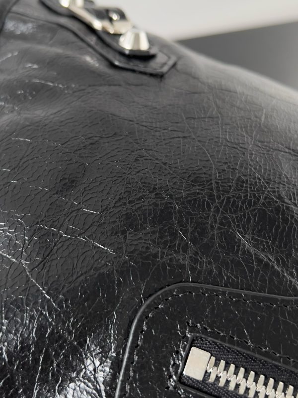 Sac Balenciaga Le City taille moyenne en cuir d’agneau Arena noir – Image 10