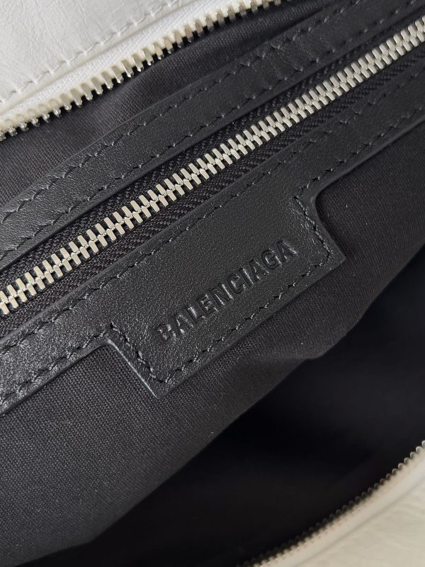 Sac Balenciaga Le City taille moyenne en cuir d’agneau Arena blanc – Image 7