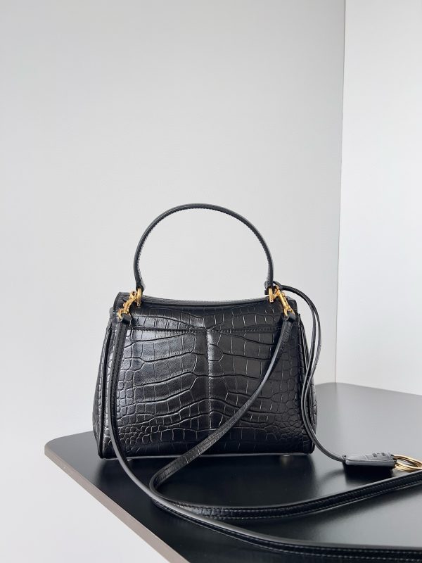 Sac Balenciaga Rodeo Mini en cuir de veau embossé crocodile noir – Image 10