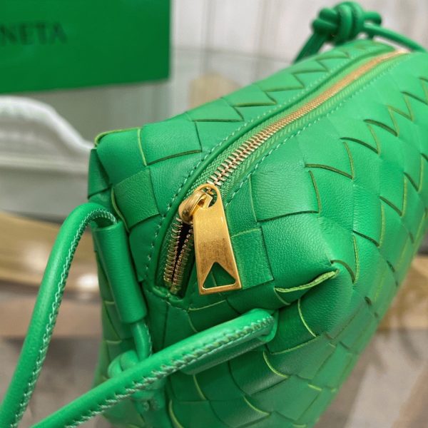 Faux Petit Sac Bottega Veneta Loop en Vert – Image 9