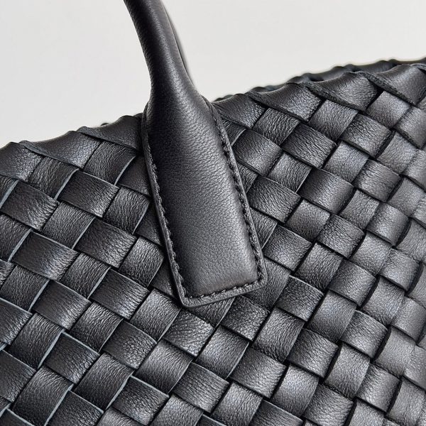 Réplique du sac Bottega Veneta Cabat Mini en cuir d’agneau intrecciato noir – Image 9