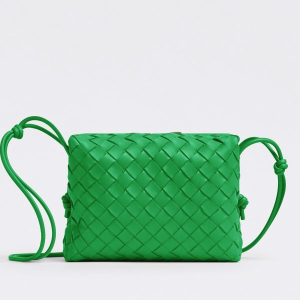 Faux Petit Sac Bottega Veneta Loop en Vert