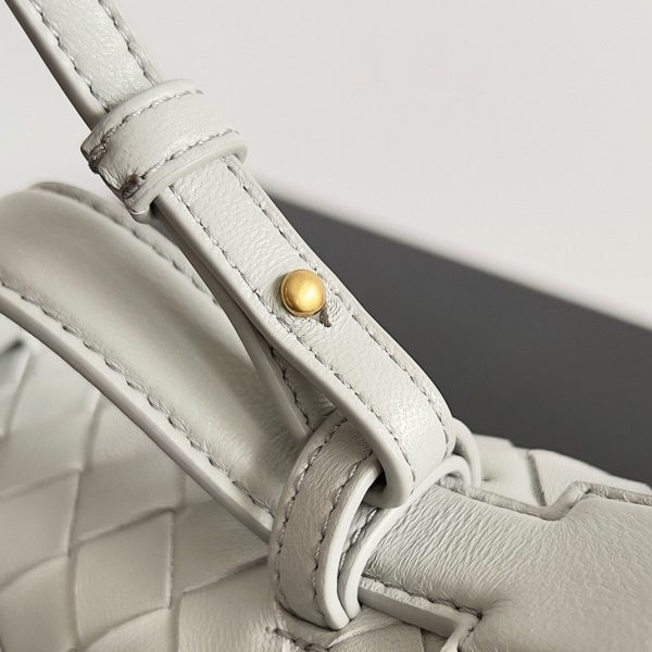 Faux vanity case Bottega Veneta Bang Bang en Ivoire – Image 9