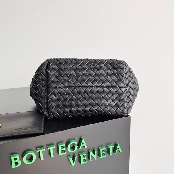Réplique du sac Bottega Veneta Cabat Mini en cuir d’agneau intrecciato noir – Image 7
