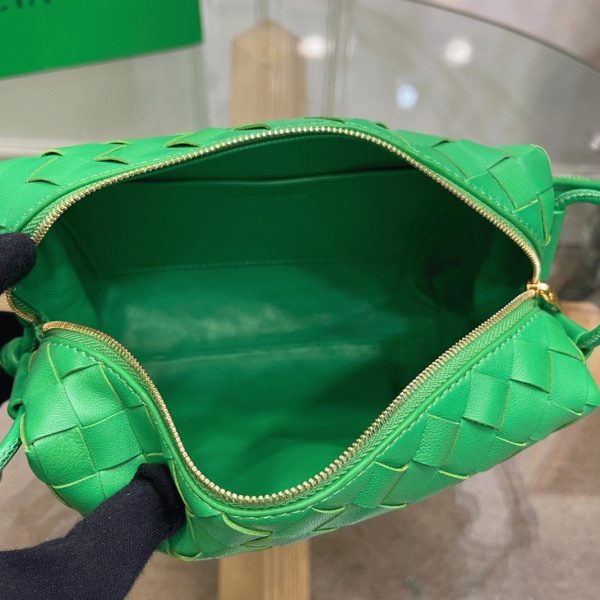 Faux Petit Sac Bottega Veneta Loop en Vert – Image 6