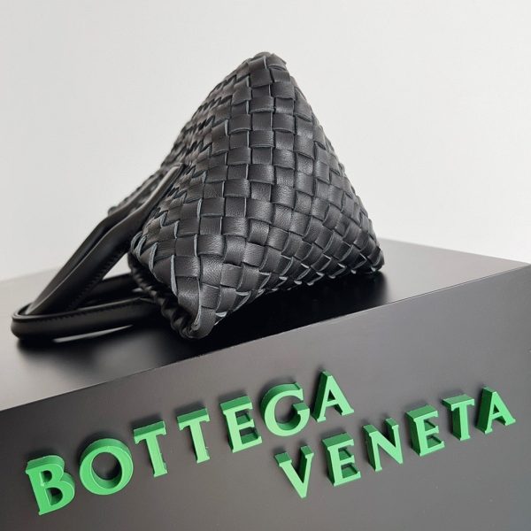 Réplique du sac Bottega Veneta Cabat Mini en cuir d’agneau intrecciato noir – Image 4