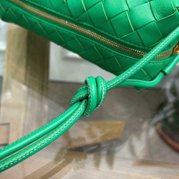 Faux Petit Sac Bottega Veneta Loop en Vert – Image 3