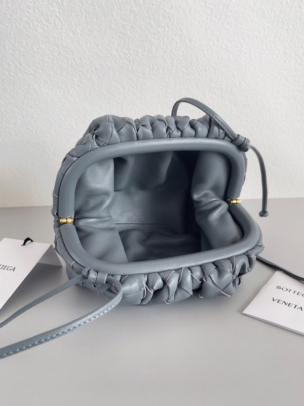 Réplique Mini Pochette Bottega Veneta avec Sangle en Thunder – Image 3