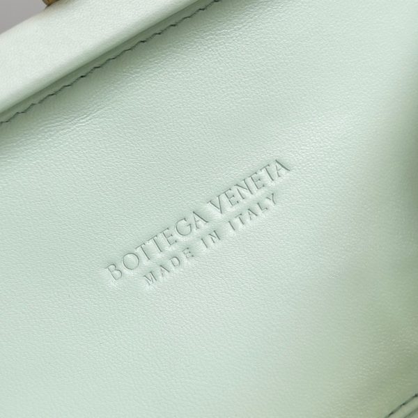 Fausse Bottega Veneta Knot Minaudiere Clutch en Glacier – Image 5
