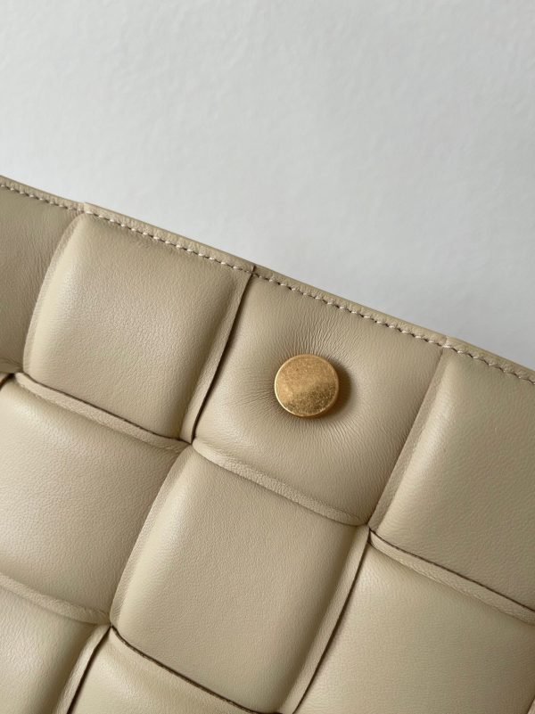 Fausse Bottega Veneta Chain Cassette en Porridge – Image 10