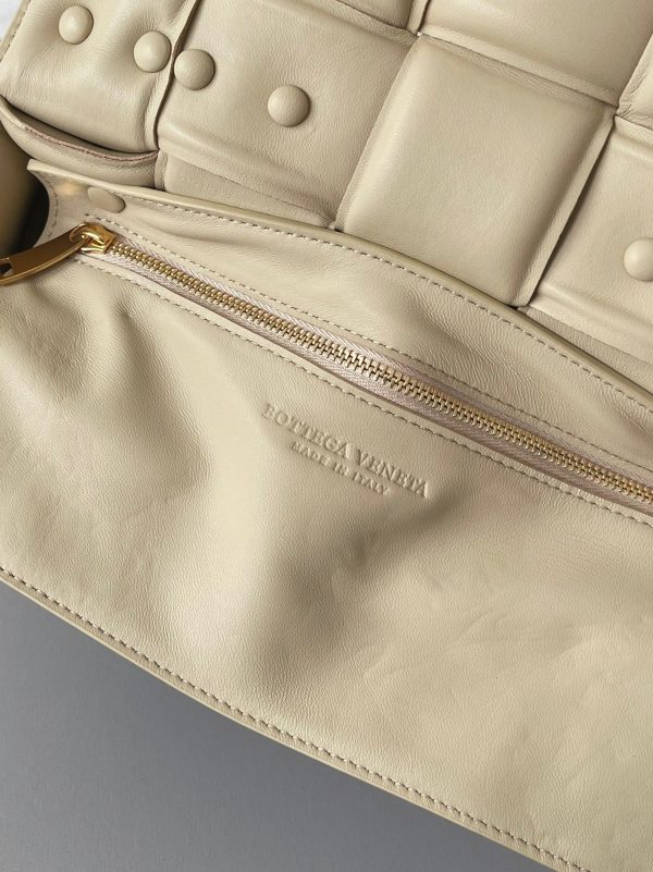 Fausse Bottega Veneta Chain Cassette en Porridge – Image 9