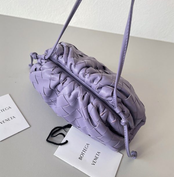 Contrefaçon sac Bottega Veneta Mini Pouch avec bandoulière en Wisteria – Image 6