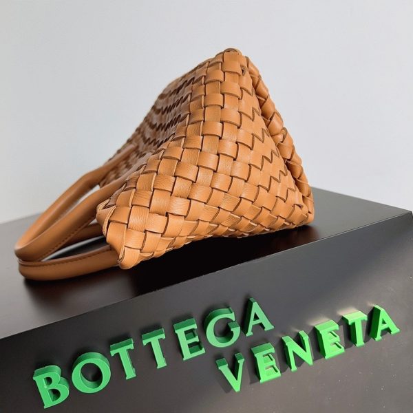 Fausse Bottega Veneta Cabat Mini en cuir d’agneau intrecciato caramel – Image 2