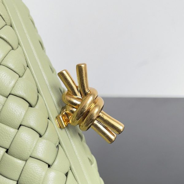 Faux minaudière Bottega Veneta Knot en Travertine – Image 9