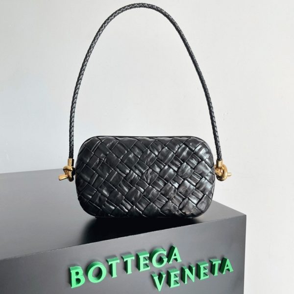 Fausse Bottega Veneta Knot Minaudiere sur Bandoulière en Cuir Intreccio Foulard Noir – Image 9