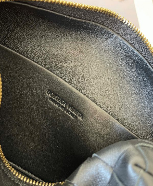 Faux Mini Sac Bottega Veneta Loop en Noir – Image 5