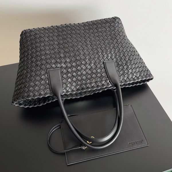 Fausse Bottega Veneta Cabat Medium en cuir d’agneau intrecciato noir – Image 6